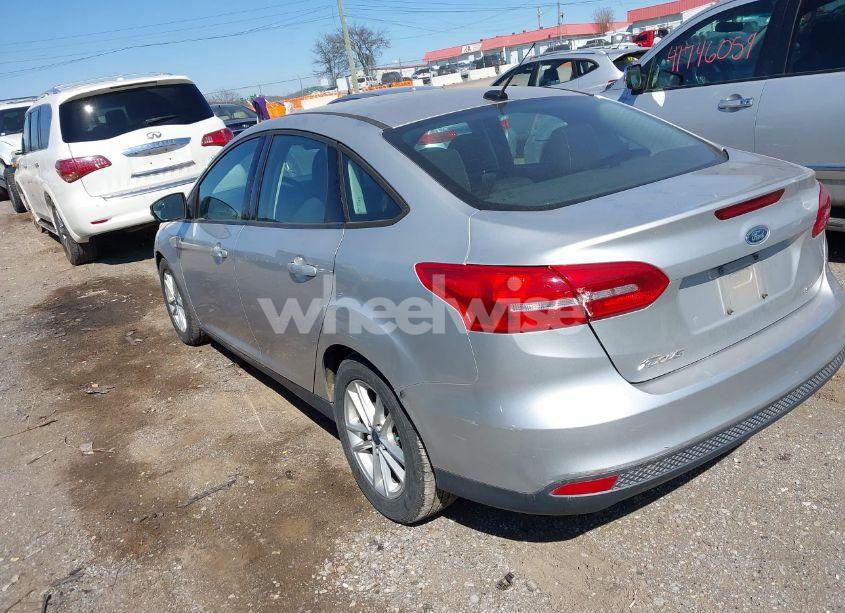 Photo 3 of 2017 Ford Focus SE (VIN 1FADP3F28HL237522)