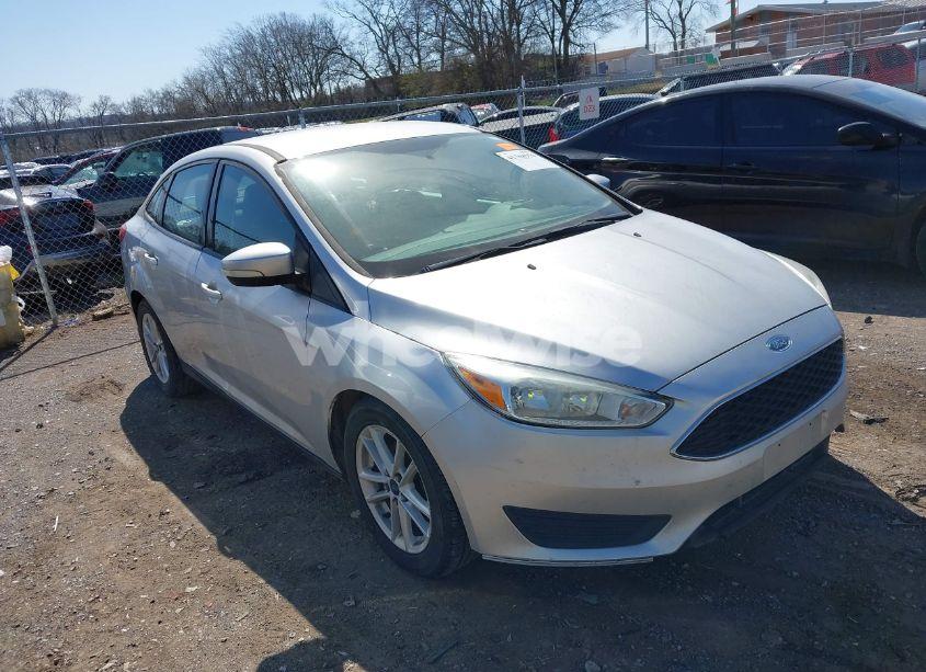 Photo 6 of 2017 Ford Focus SE (VIN 1FADP3F28HL237522)