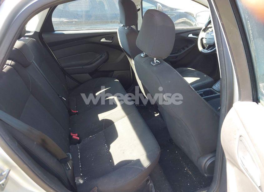 Photo 8 of 2017 Ford Focus SE (VIN 1FADP3F28HL237522)