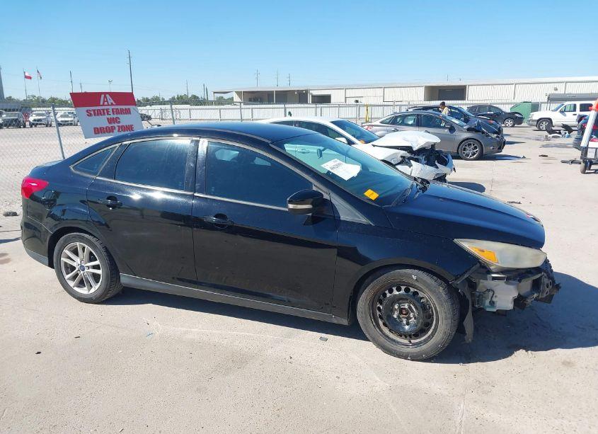 Photo 14 of 2017 Ford Focus SE (VIN 1FADP3F28HL269662)