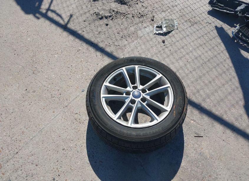 Photo 18 of 2017 Ford Focus SE (VIN 1FADP3F28HL269662)