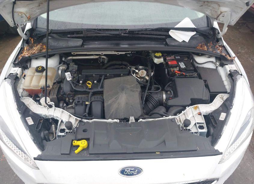 Photo 10 of 2017 Ford Focus SE (VIN 1FADP3F28HL298658)