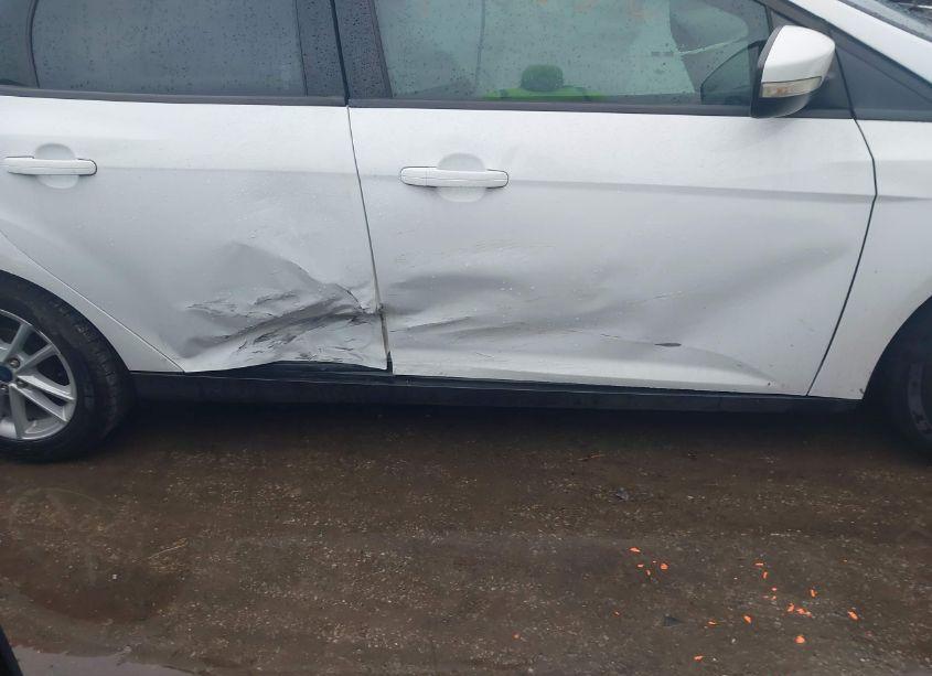 Photo 6 of 2017 Ford Focus SE (VIN 1FADP3F28HL298658)
