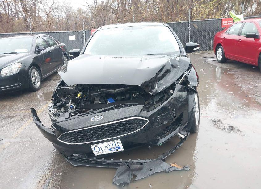 Photo 13 of 2017 Ford Focus SE (VIN 1FADP3F28HL328788)