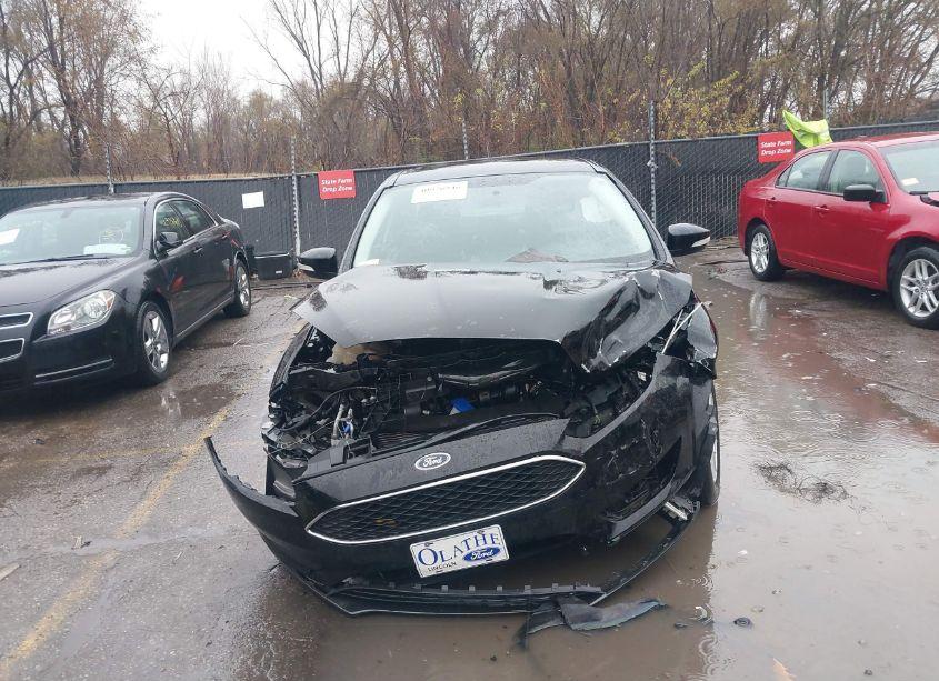 Photo 6 of 2017 Ford Focus SE (VIN 1FADP3F28HL328788)