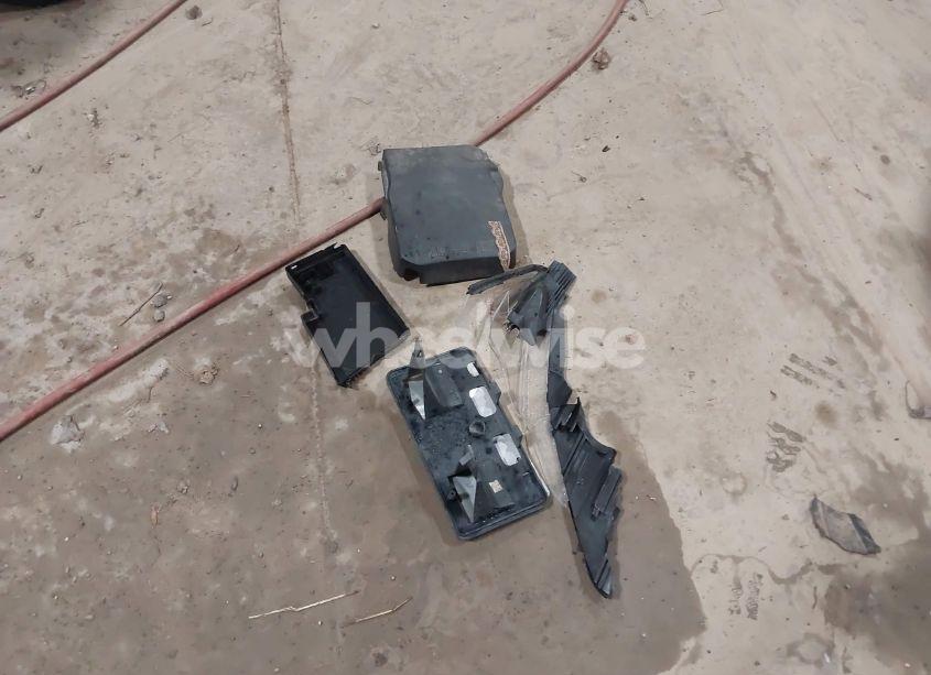 Photo 12 of 2017 Ford Focus SE (VIN 1FADP3F28HL340021)