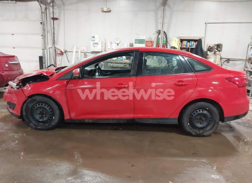 Photo 15 of 2017 Ford Focus SE (VIN 1FADP3F28HL340021)