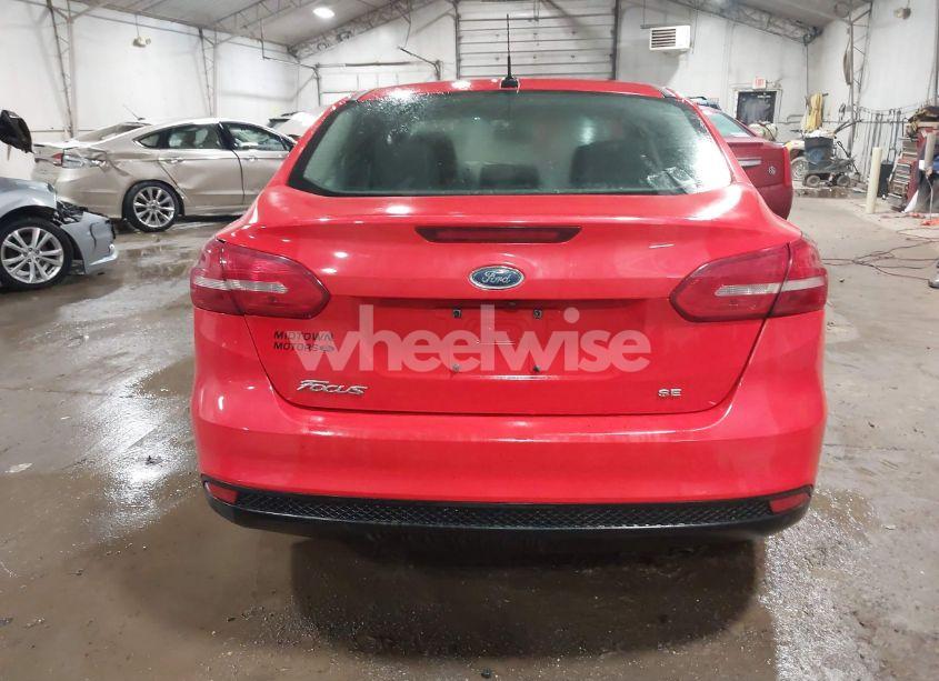 Photo 17 of 2017 Ford Focus SE (VIN 1FADP3F28HL340021)