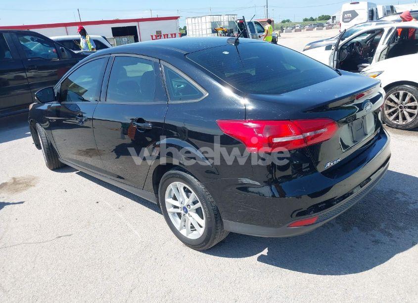 Photo 3 of 2017 Ford Focus SE (VIN 1FADP3F28HL341475)