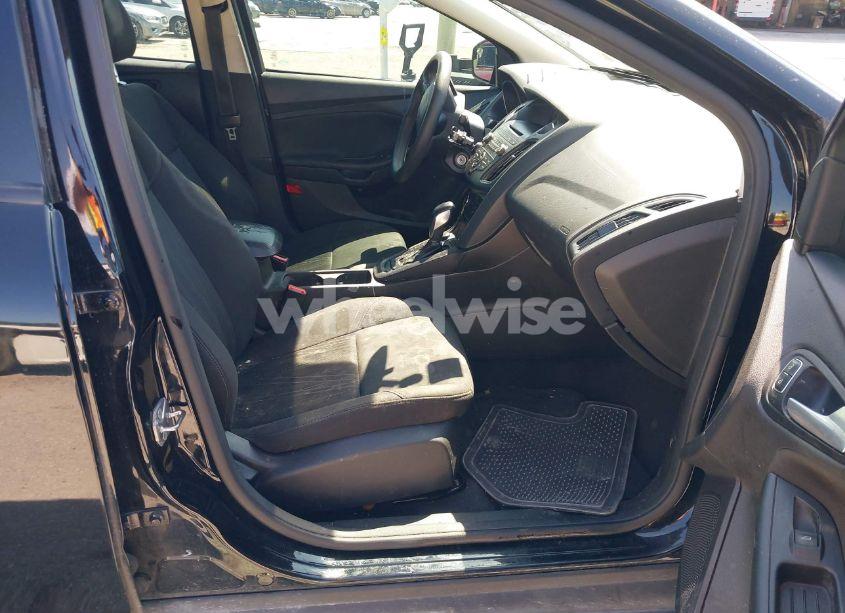 Photo 5 of 2017 Ford Focus SE (VIN 1FADP3F28HL341475)