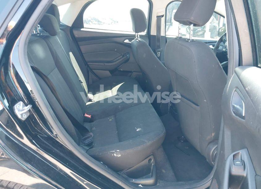 Photo 8 of 2017 Ford Focus SE (VIN 1FADP3F28HL341475)