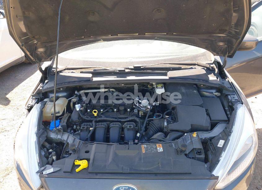 Photo 10 of 2018 Ford Focus SE (VIN 1FADP3F28JL238384)