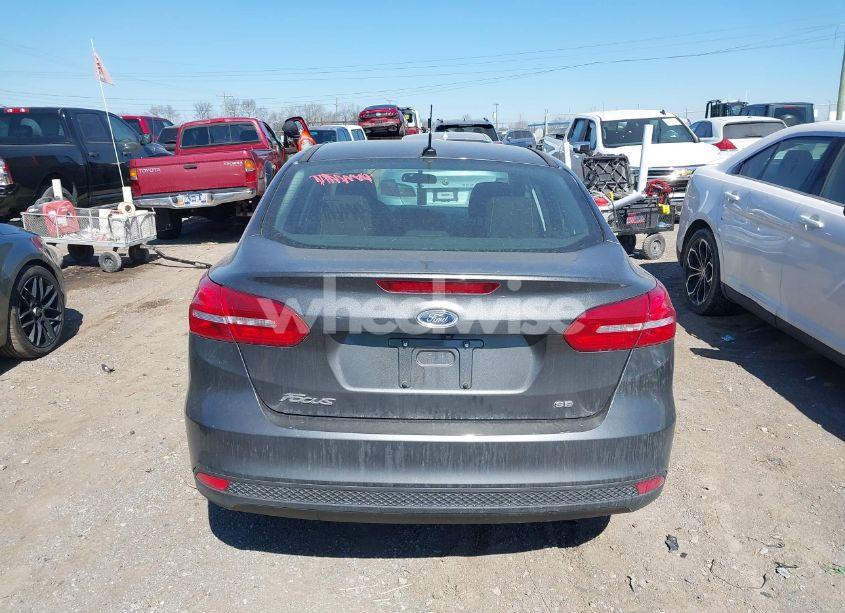 Photo 16 of 2018 Ford Focus SE (VIN 1FADP3F28JL238384)