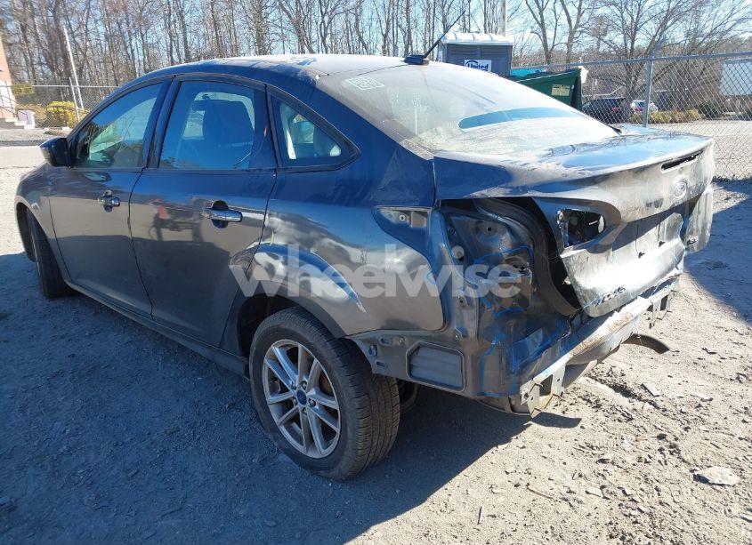 Photo 3 of 2018 Ford Focus SE (VIN 1FADP3F28JL254391)