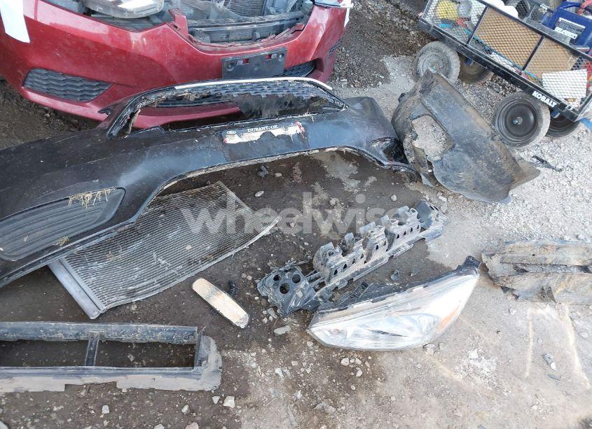 Photo 12 of 2018 Ford Focus SE (VIN 1FADP3F28JL325086)