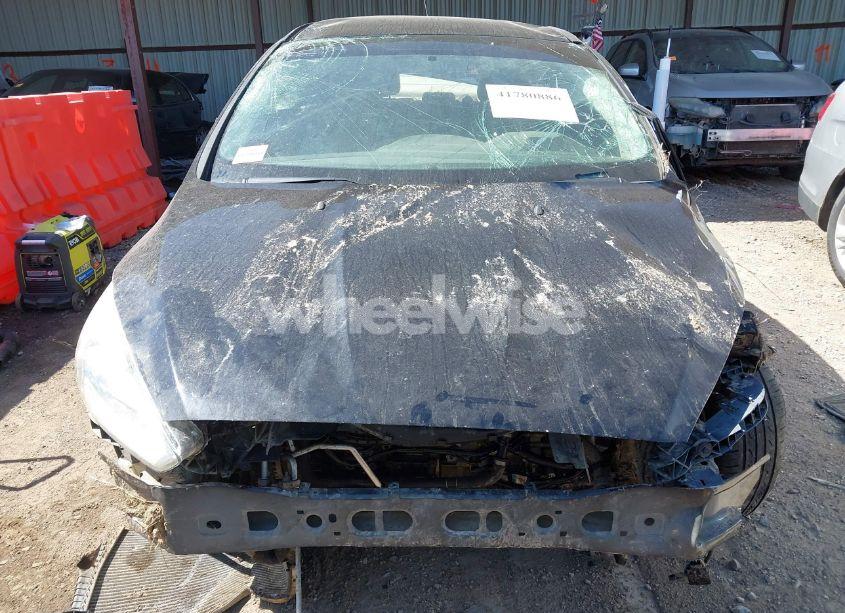 Photo 13 of 2018 Ford Focus SE (VIN 1FADP3F28JL325086)