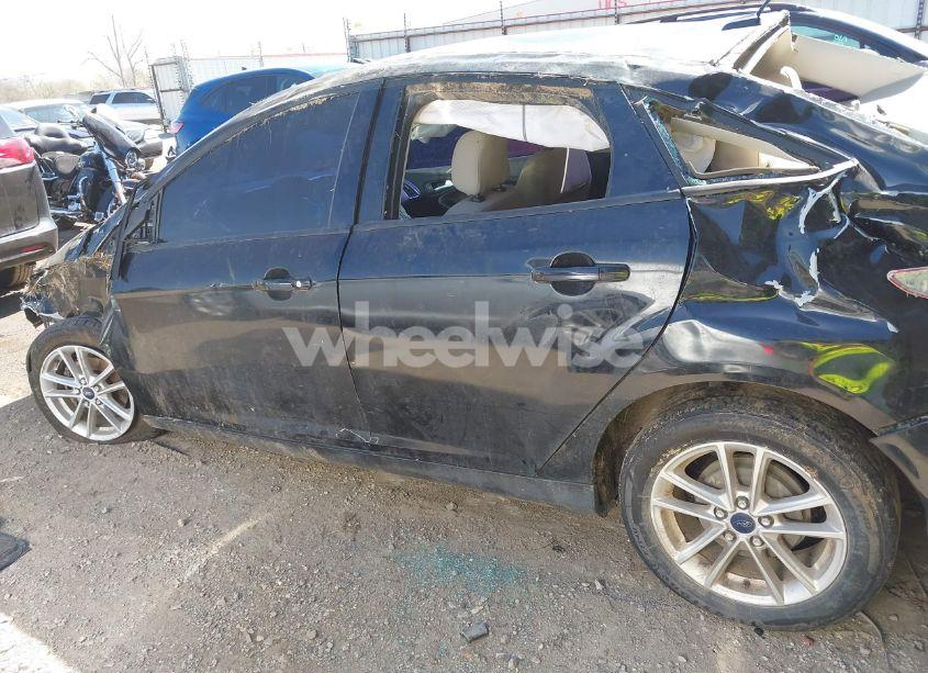 Photo 15 of 2018 Ford Focus SE (VIN 1FADP3F28JL325086)