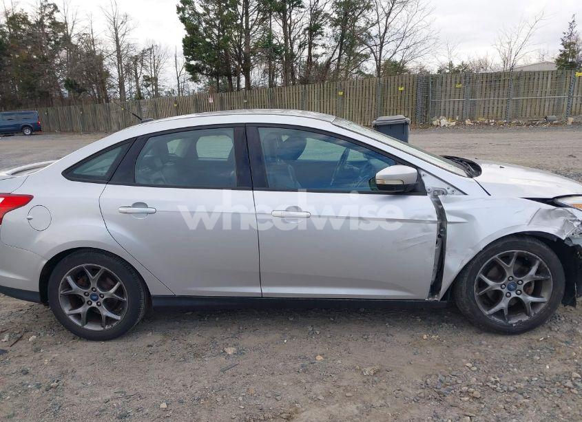 Photo 13 of 2013 Ford Focus SE (VIN 1FADP3F29DL103337)