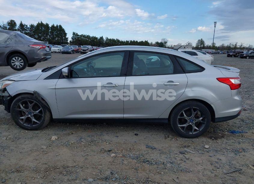 Photo 14 of 2013 Ford Focus SE (VIN 1FADP3F29DL103337)