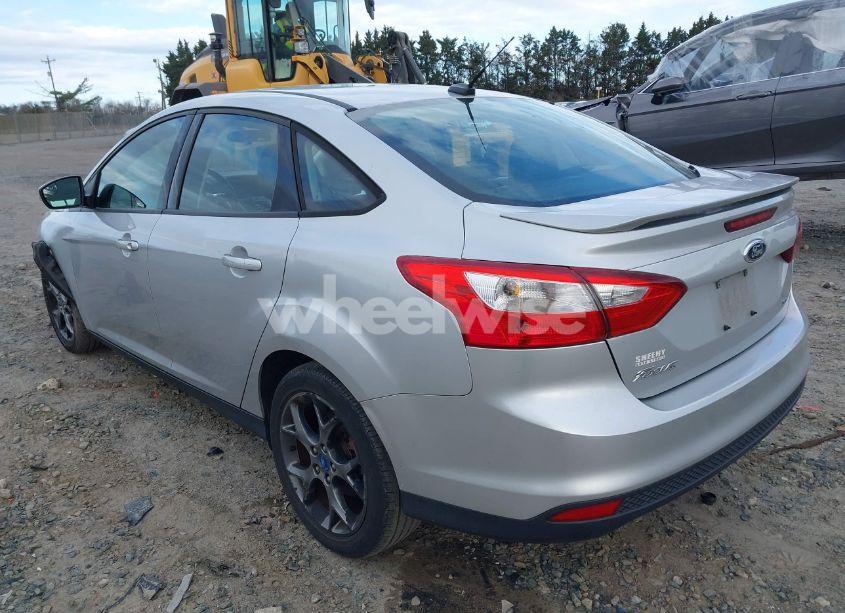Photo 3 of 2013 Ford Focus SE (VIN 1FADP3F29DL103337)