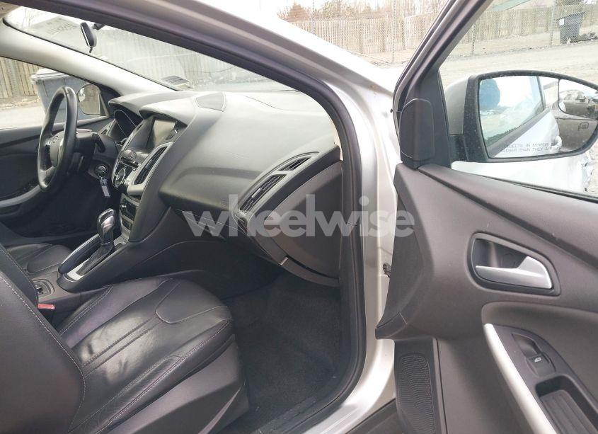 Photo 5 of 2013 Ford Focus SE (VIN 1FADP3F29DL103337)