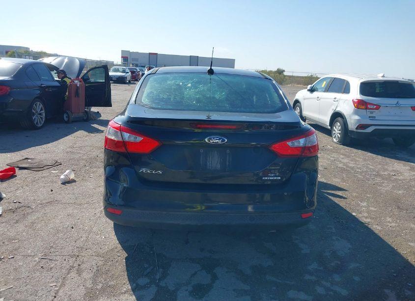 Photo 16 of 2013 Ford Focus SE (VIN 1FADP3F29DL157611)