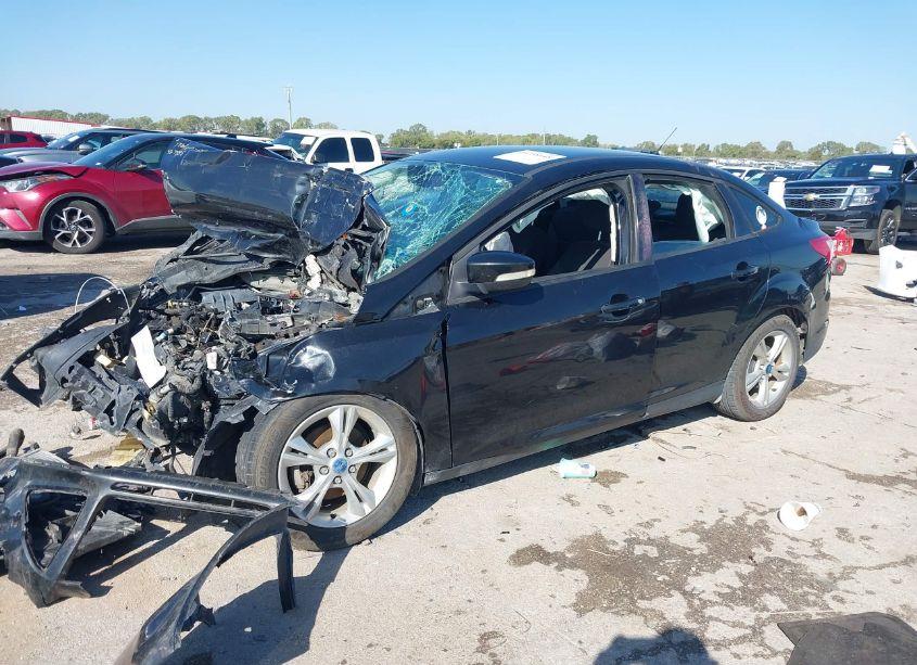 Photo 2 of 2013 Ford Focus SE (VIN 1FADP3F29DL157611)