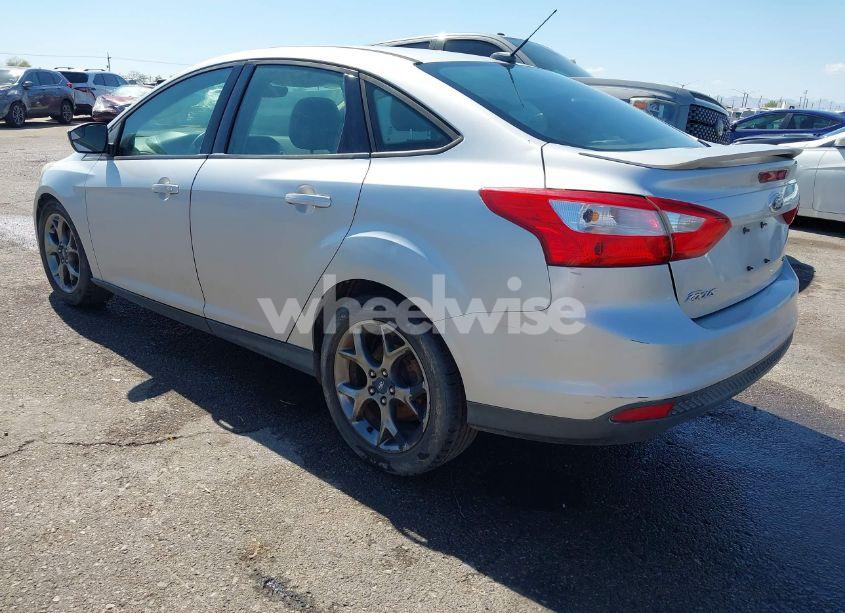 Photo 3 of 2013 Ford Focus SE (VIN 1FADP3F29DL158743)