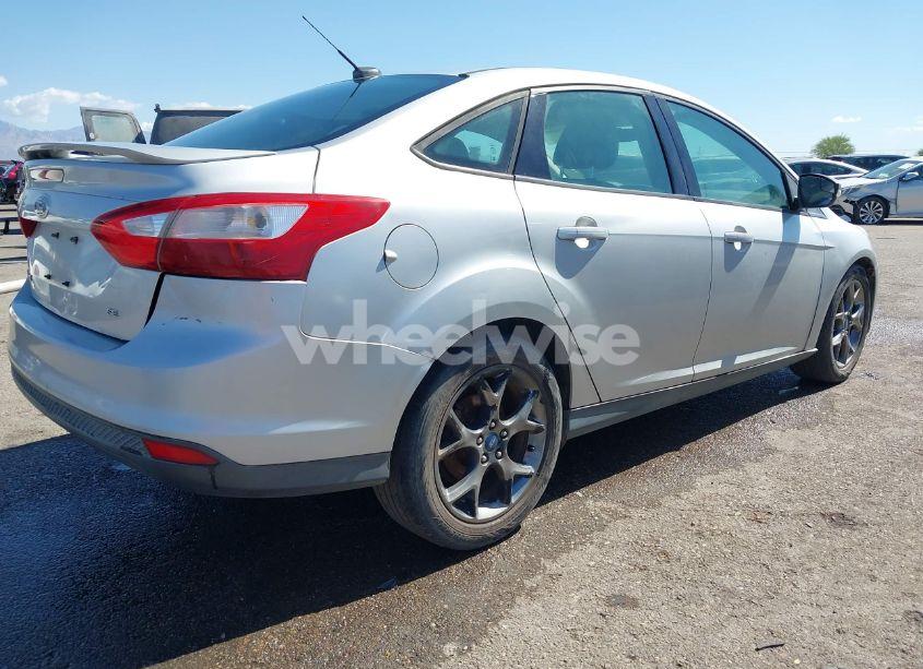 Photo 4 of 2013 Ford Focus SE (VIN 1FADP3F29DL158743)