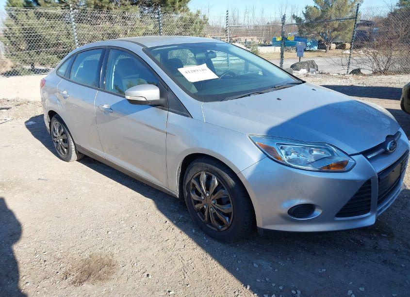2013 Ford Focus SE (VIN 1FADP3F29DL168768) main photo
