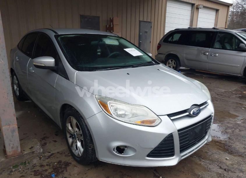 2013 Ford Focus SE (VIN 1FADP3F29DL177003) main photo