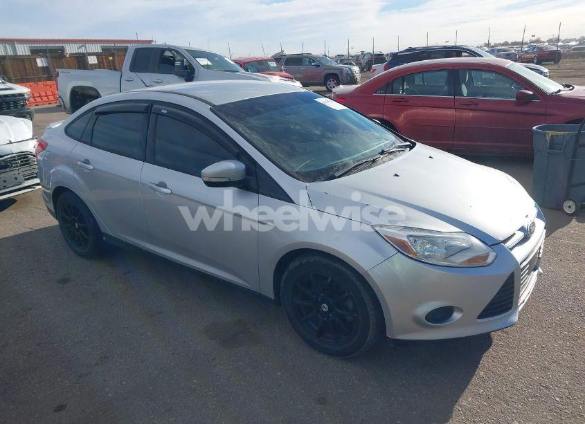 2013 Ford Focus SE (VIN 1FADP3F29DL181293) main photo