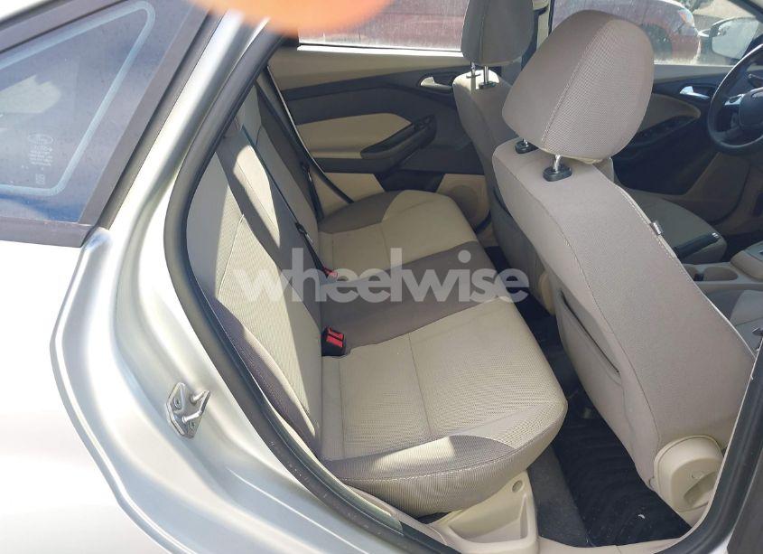 Photo 8 of 2013 Ford Focus SE (VIN 1FADP3F29DL181293)