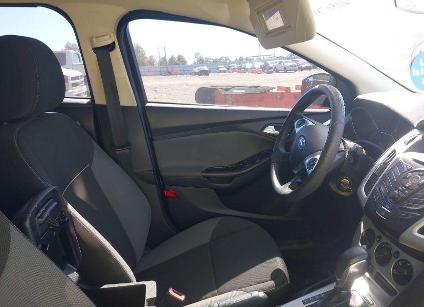 Photo 5 of 2013 Ford Focus SE (VIN 1FADP3F29DL188714)
