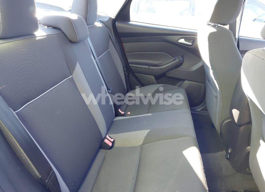Photo 8 of 2013 Ford Focus SE (VIN 1FADP3F29DL198501)