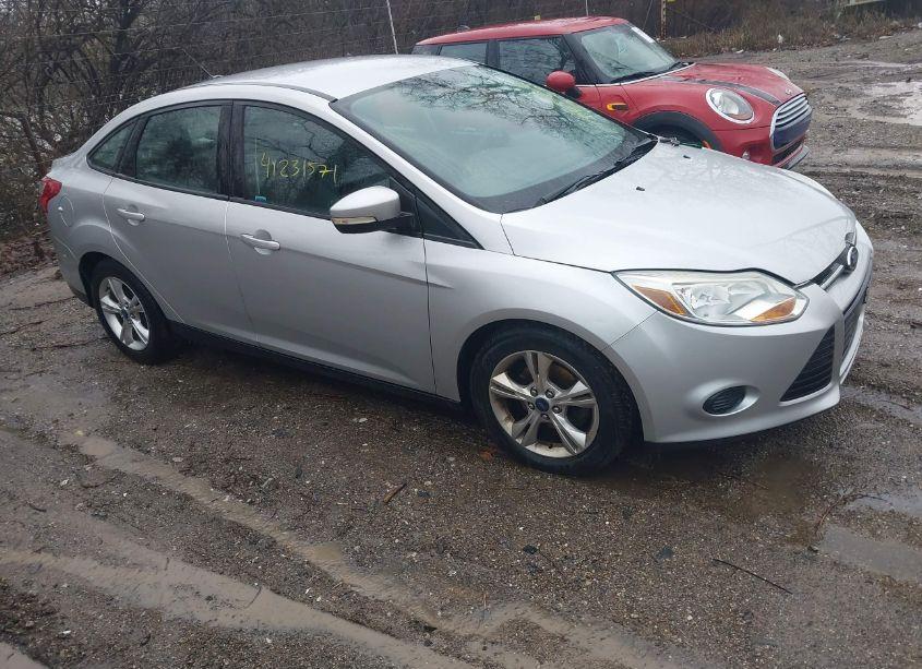 2013 Ford Focus SE (VIN 1FADP3F29DL199745) main photo