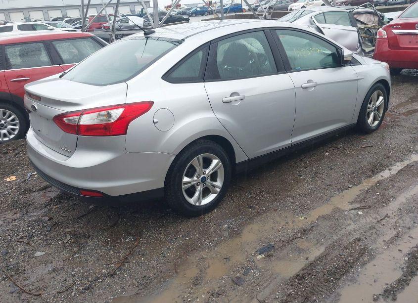 Photo 4 of 2013 Ford Focus SE (VIN 1FADP3F29DL199745)