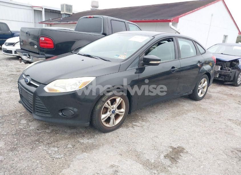 Photo 2 of 2013 Ford Focus SE (VIN 1FADP3F29DL206824)