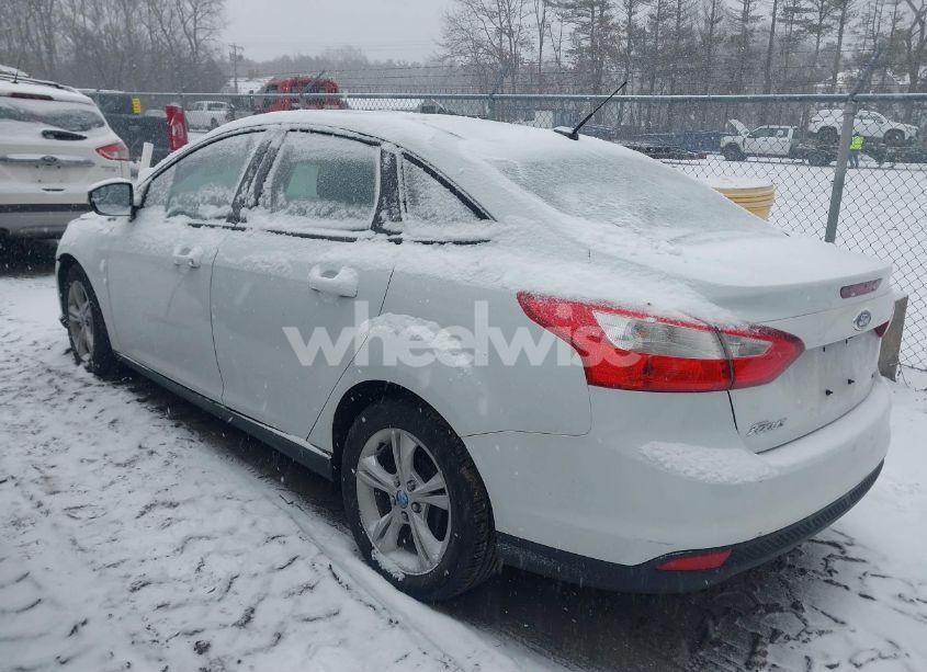 Photo 3 of 2013 Ford Focus SE (VIN 1FADP3F29DL215569)