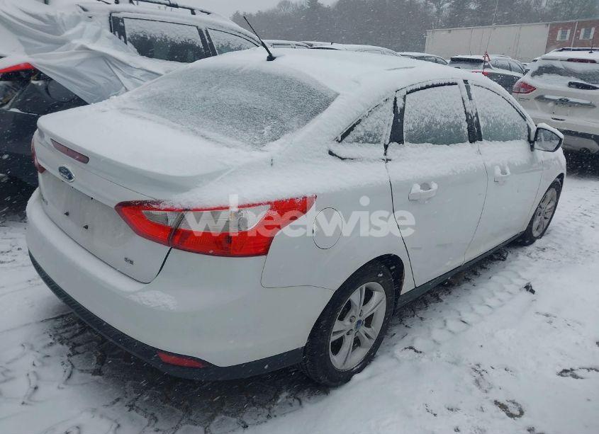 Photo 4 of 2013 Ford Focus SE (VIN 1FADP3F29DL215569)