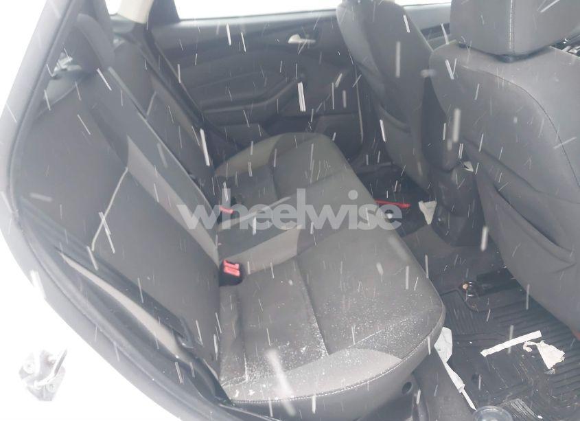 Photo 8 of 2013 Ford Focus SE (VIN 1FADP3F29DL215569)