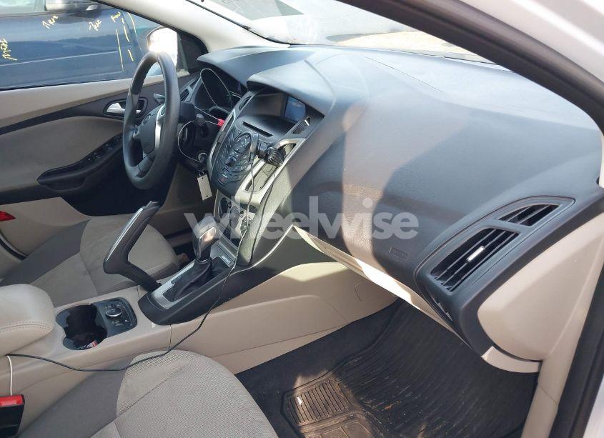 Photo 5 of 2013 Ford Focus SE (VIN 1FADP3F29DL239824)