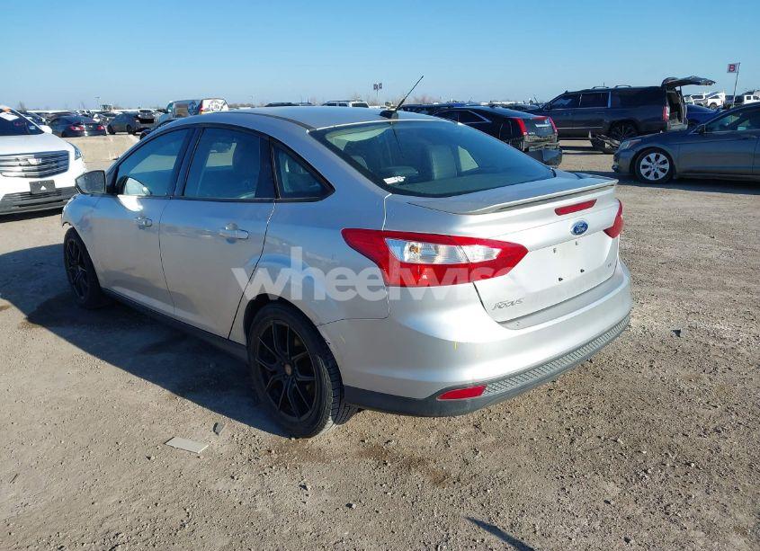 Photo 3 of 2013 Ford Focus SE (VIN 1FADP3F29DL255862)