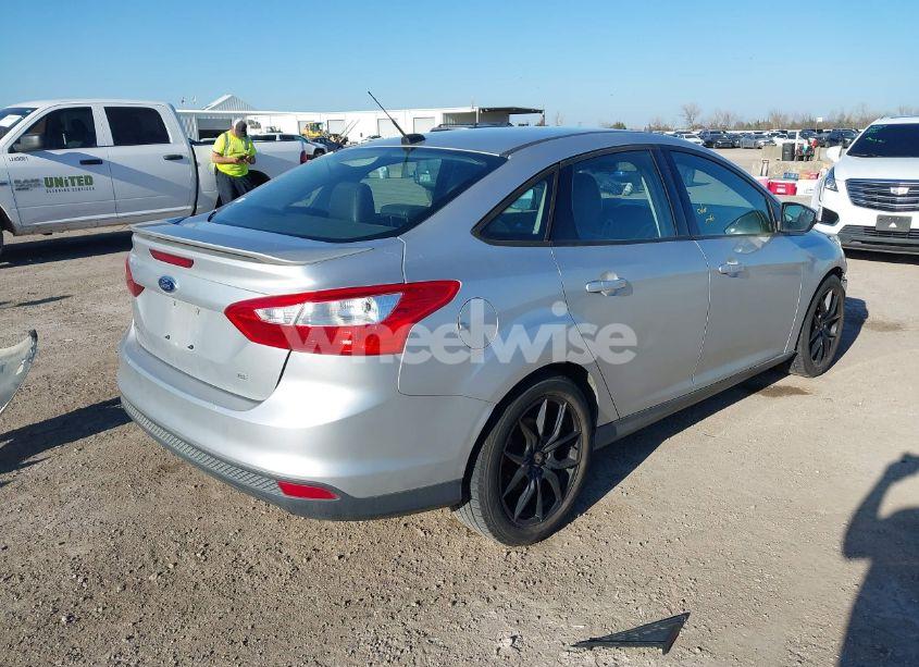 Photo 4 of 2013 Ford Focus SE (VIN 1FADP3F29DL255862)