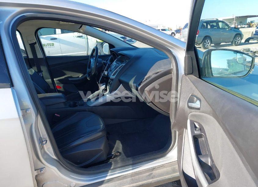 Photo 5 of 2013 Ford Focus SE (VIN 1FADP3F29DL255862)