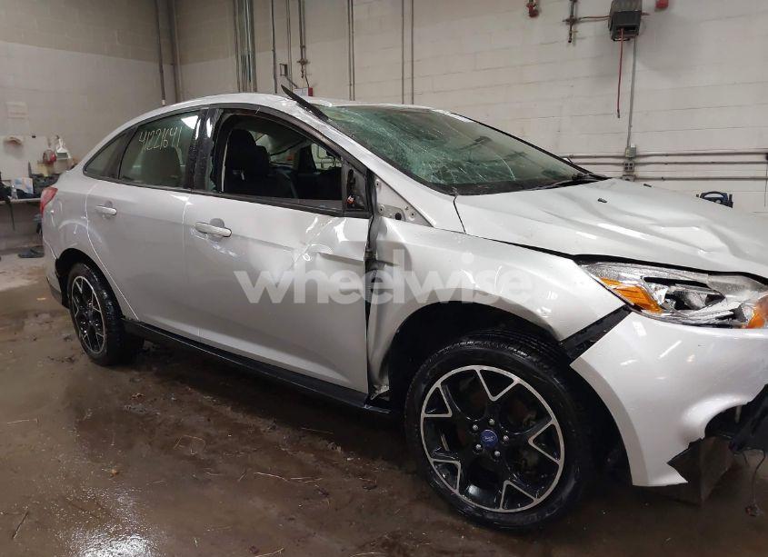 Photo 16 of 2013 Ford Focus SE (VIN 1FADP3F29DL258115)