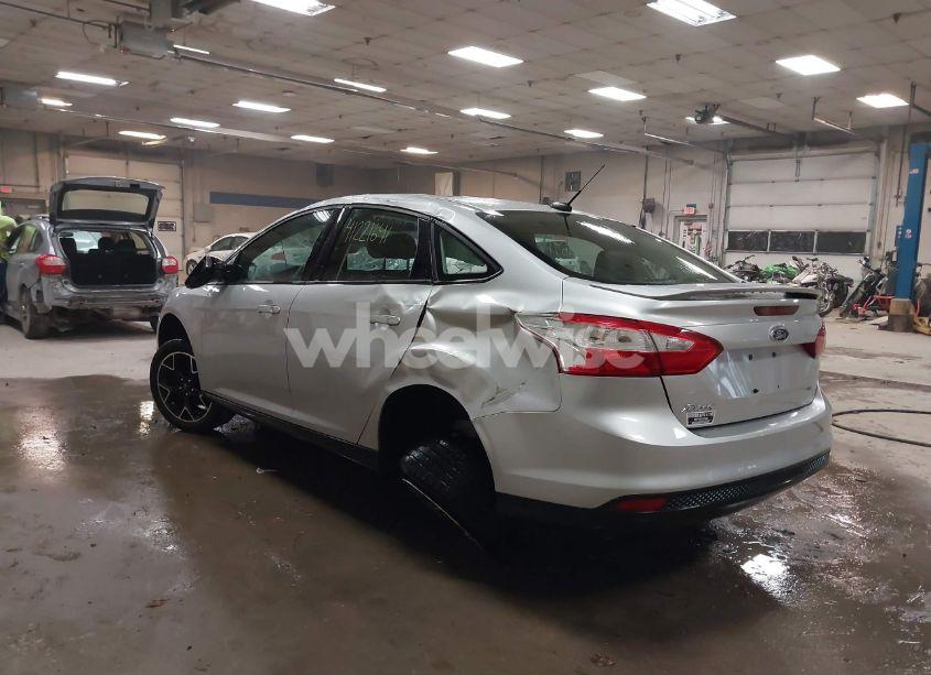 Photo 3 of 2013 Ford Focus SE (VIN 1FADP3F29DL258115)