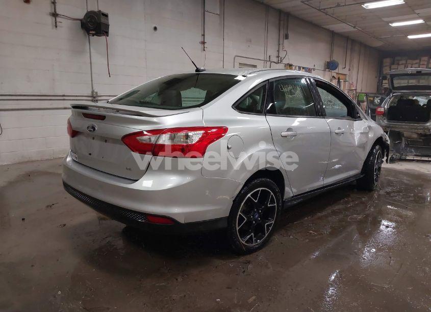 Photo 4 of 2013 Ford Focus SE (VIN 1FADP3F29DL258115)