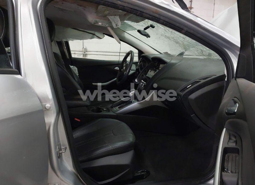 Photo 5 of 2013 Ford Focus SE (VIN 1FADP3F29DL258115)