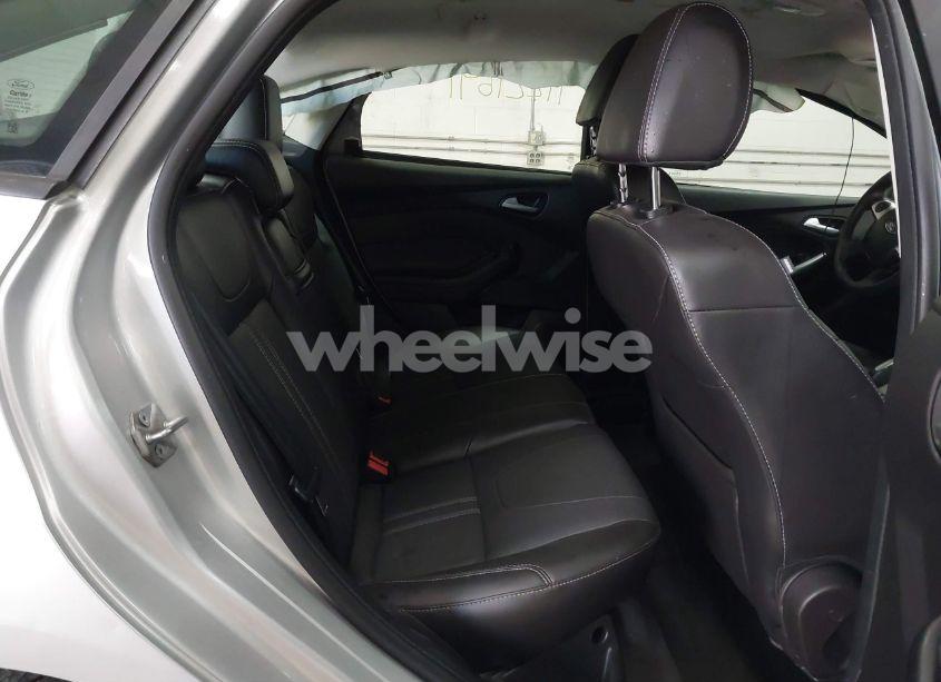 Photo 8 of 2013 Ford Focus SE (VIN 1FADP3F29DL258115)